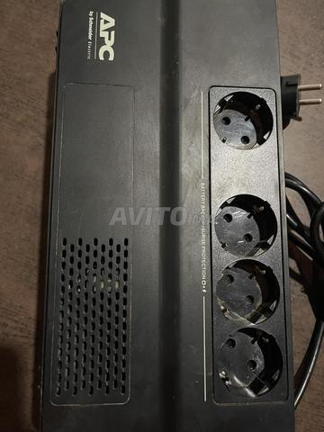 Onduleur Line interactive APC EASY UPS 4 Prises