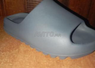 ADIDAS YEEZY SLIDE, SLATE MARINE IN BLeu 