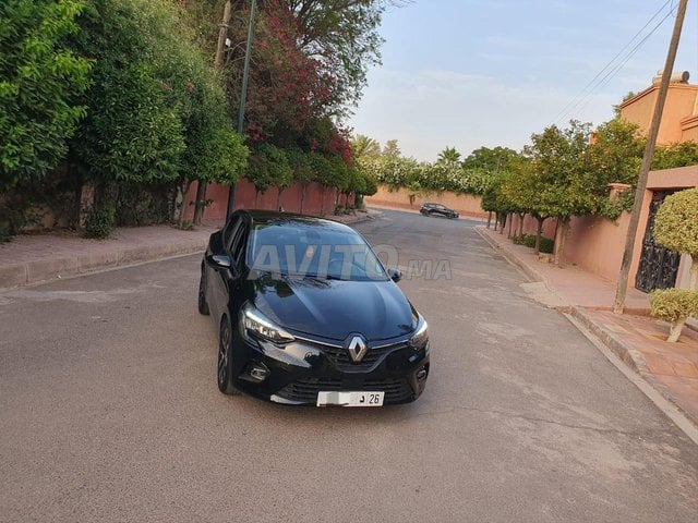 Renault Clio Essence Automatique 2023 à Marrakech