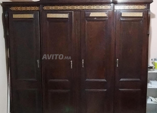 خزانة ملابس armoire