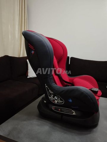  siège auto – Bébé Confort inclinable.