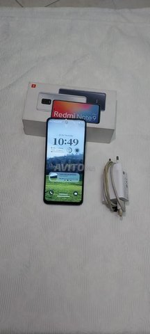 Redmi note 9 pro, 4 pochettes, chargeur originale 