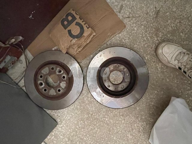 Deux disque de frein Qashqai nissan 