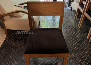8 chaises en bois noyer