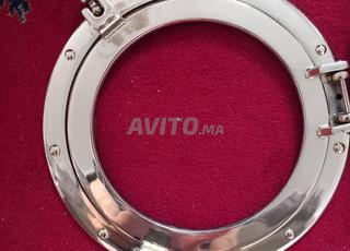 نوافد نحاس ل دوتشا 