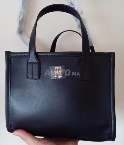 Sacs ORIGINAUX TOMMY HILFIGER en Cuir