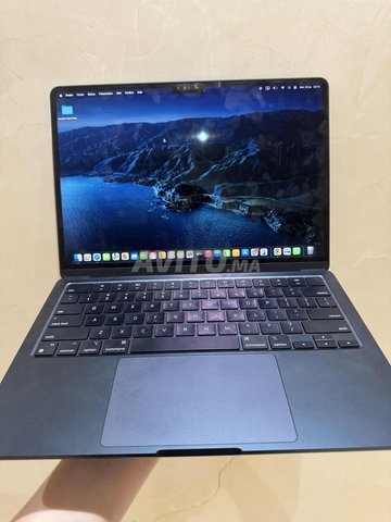 MacBook Air M2 midnight blue