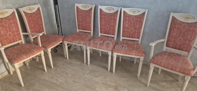   Belles chaises italiennes pour la table à manger