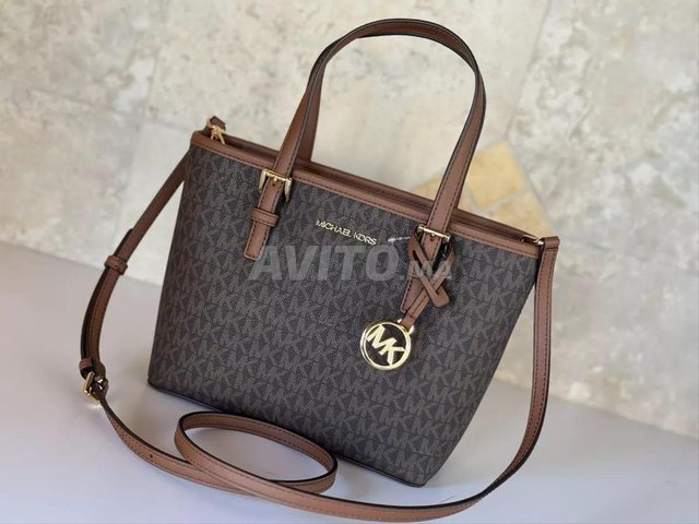 Sacs MICHAEL KORS Jet Set en CUIR ORIGINAUX 