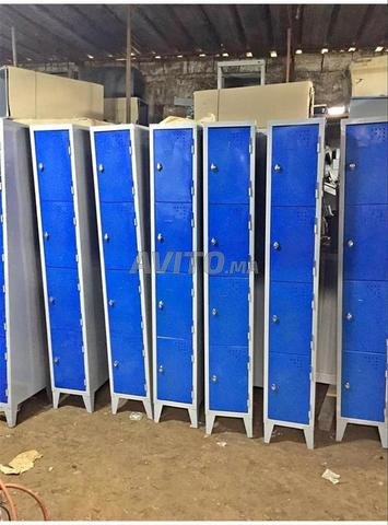 Vestiaire en métal/خزانة معدنية مصنوعة حسب الطلب