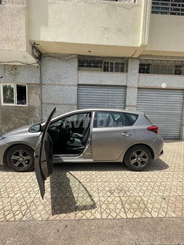 voiture toyota auris bon occasion à vendre