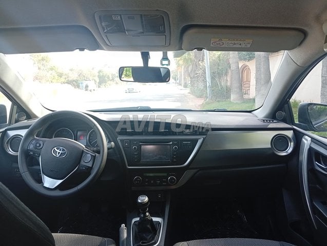 Toyota Aures 