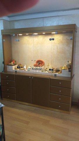 Vitrine robuste et classe