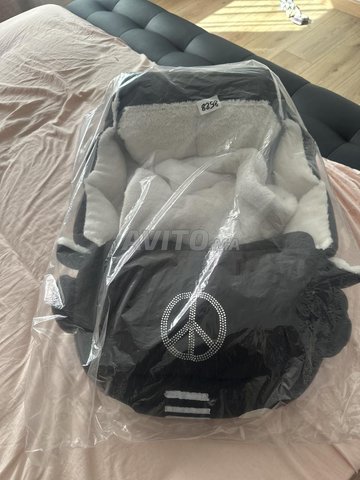 lit Mercedes pour chien toy ou chat