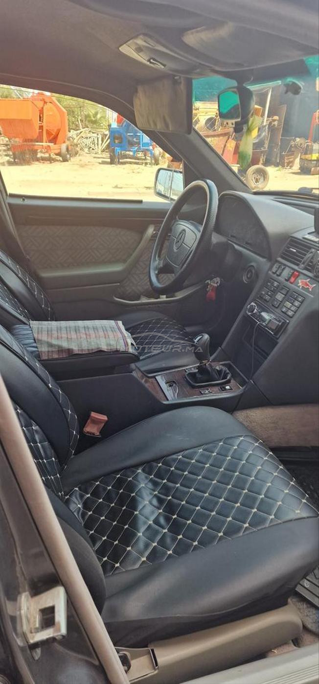 Mercedes-Benz 220 Diesel Manuelle 1995