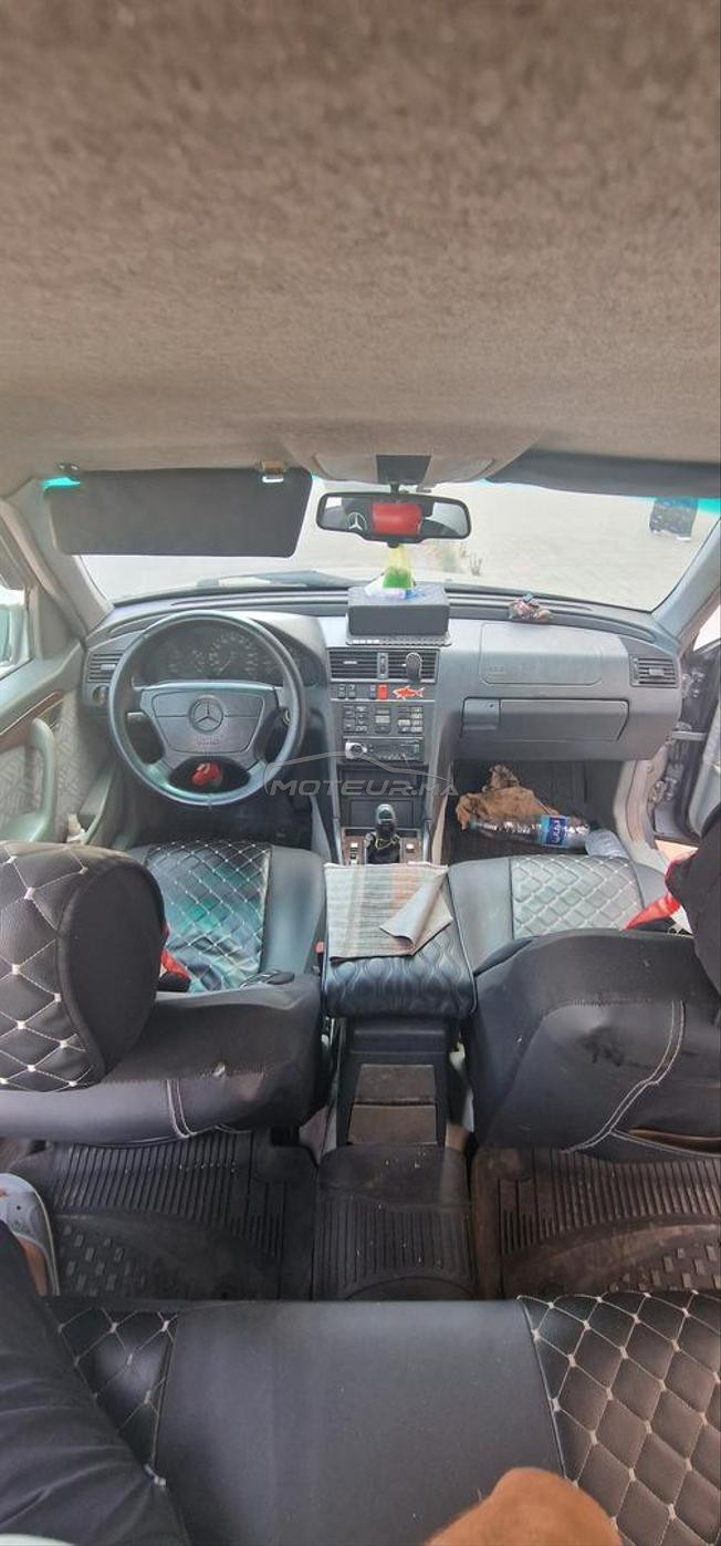 Mercedes-Benz 220 Diesel Manuelle 1995