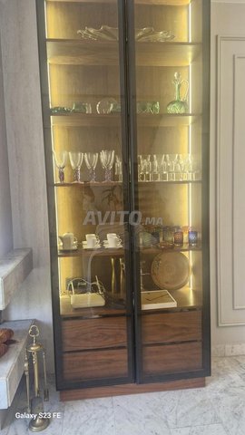 vitrine en noyer