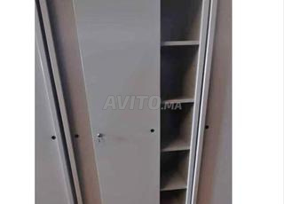 Armoire  métallique avec 2 portes coulissantes