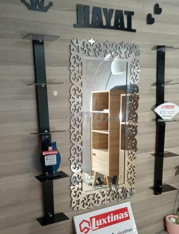 مرايا مع ايطاجيرات مع الاسم و 2 قلوبة و 2  تيجان