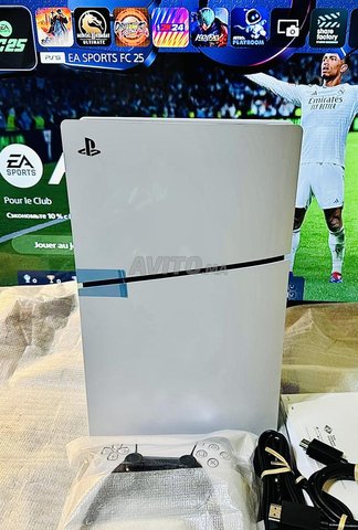 Ps5 Slim avec fifa25 gta