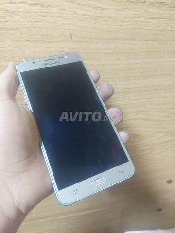 samsung j7 6 avec nfc  état neuf de l'Italie