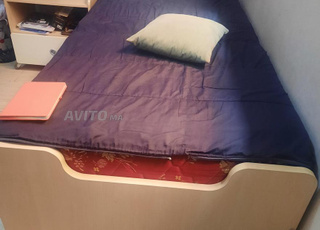 Lit avec matelas 
