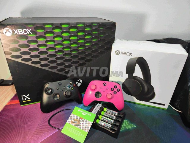 XBOX SERIES X EN TRÈS BONNE ÉTAT