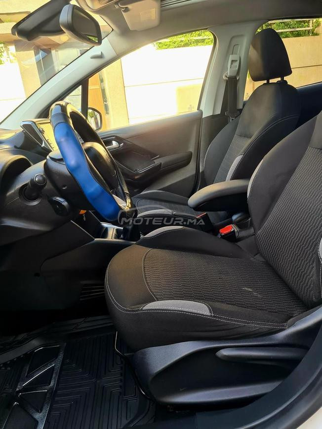 Peugeot  208 