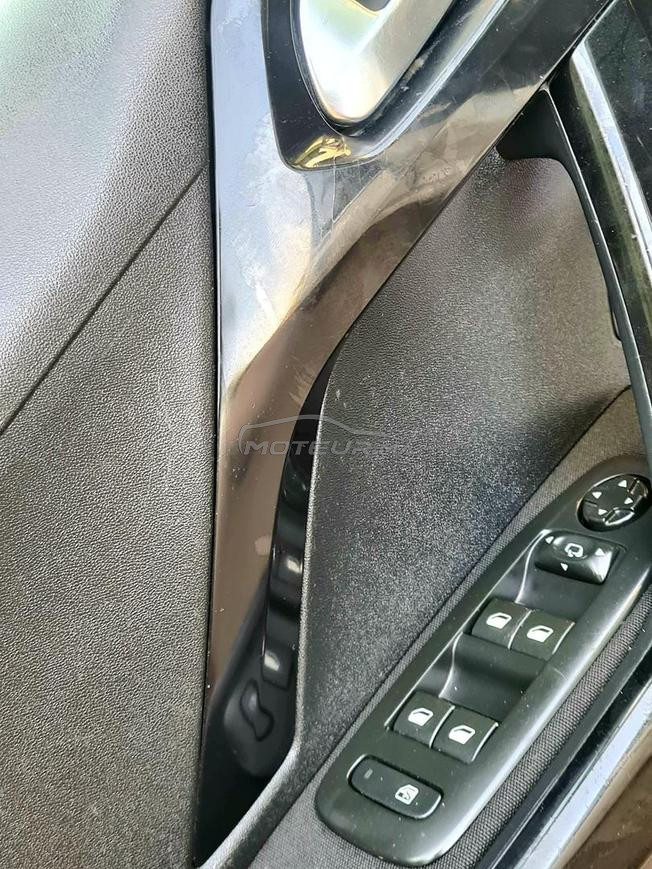 Peugeot  208 