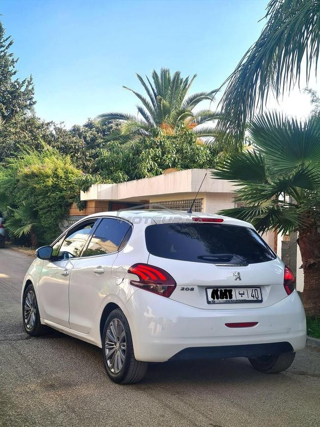 Peugeot  208 