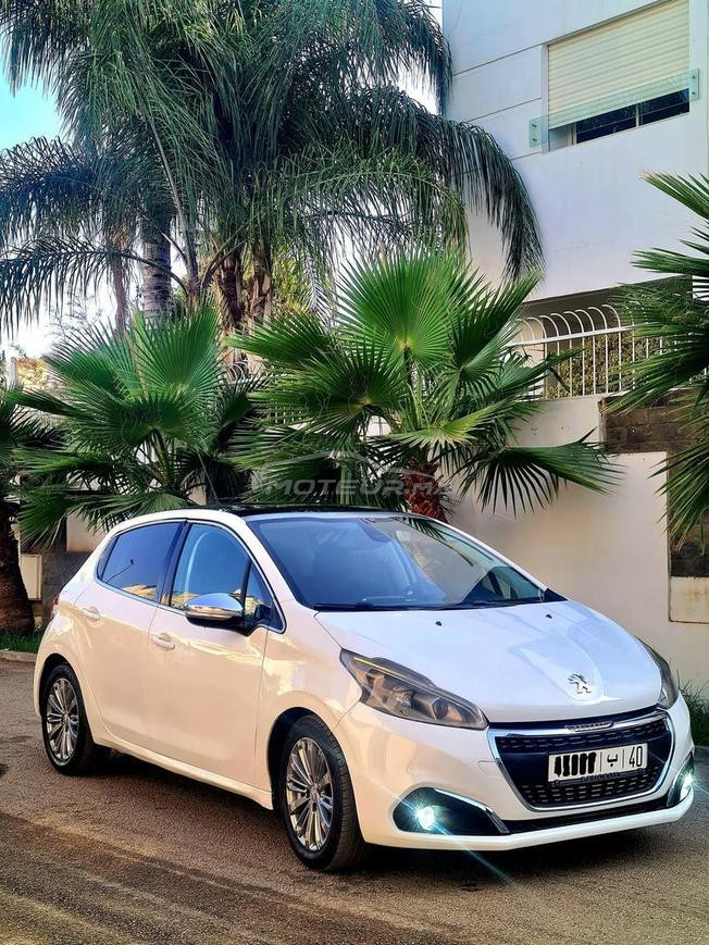 Peugeot  208 