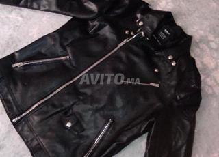 جاكيت جلد اسود رجالي انيق 