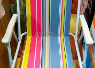 كرسي قابل للطي بالوان مختلفة ممتاز للخرجات صيفية 