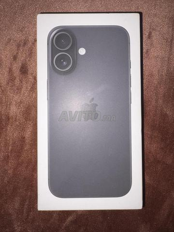 Iphone 16 128 noir presque neuf