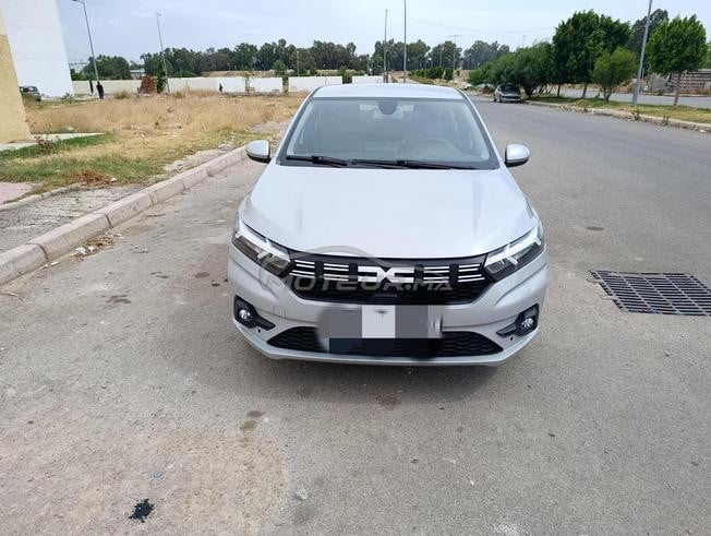 dacia  Logan model le mois 6 année 2023  