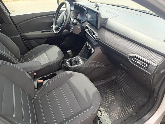 dacia  Logan model le mois 6 année 2023  