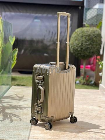Valise aluminium luxe pour voyage style rimowa
