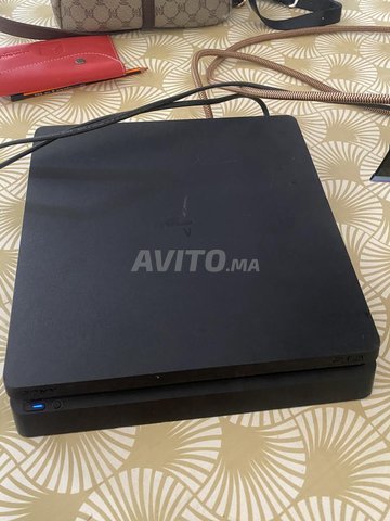 ps4 slim avec des jeux installé en ligne