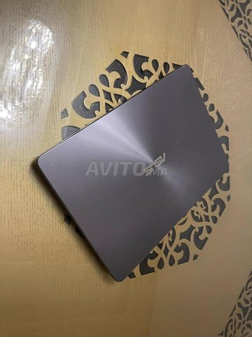 Asus zenbook gamer i7 8em 256SSD/16GB nvidia 940Mx