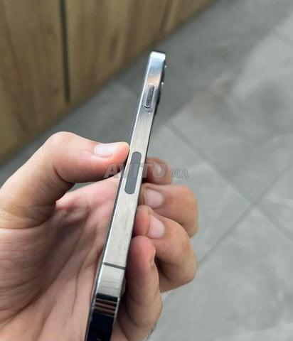 Iphone 12 pro   128/82 change ecran