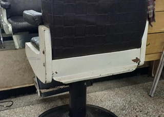 2 chaises de coiffure 