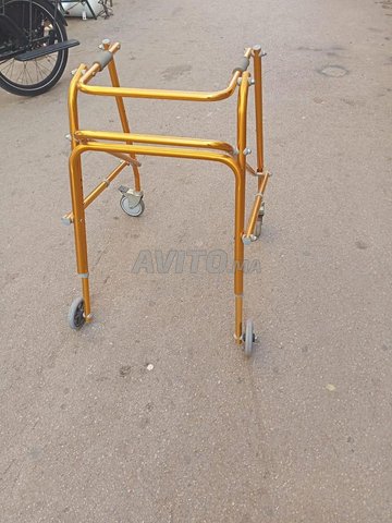 déambulateur en aluminium comme neuf