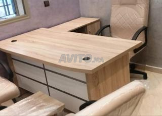 Bureau avec retour et caisson