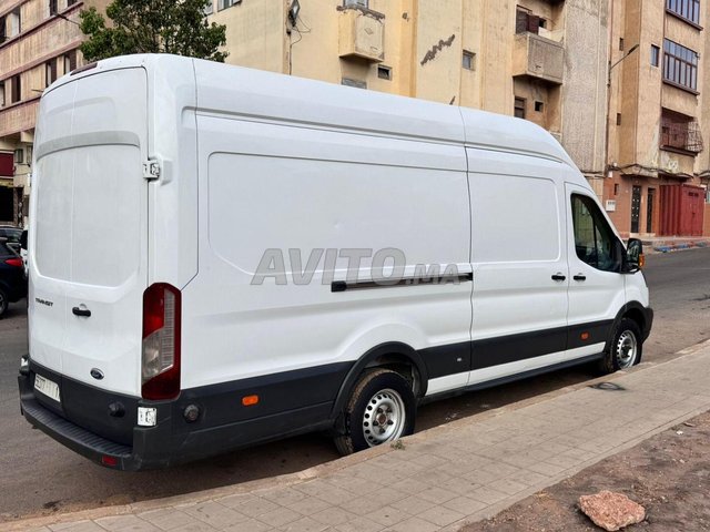 Ford transit à Casablanca