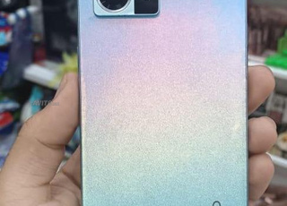 Oppo reno7 (6 GB RAM/128GB STOCKAGE)