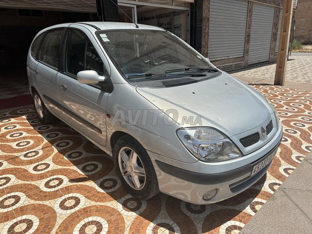Renault Scenic Essence Manuelle 2000 à Oujda