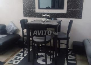 table à manger avec tapis