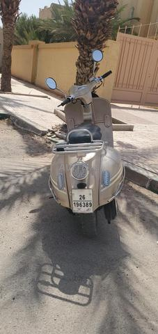 moto retro roma (vespa) italo - 2