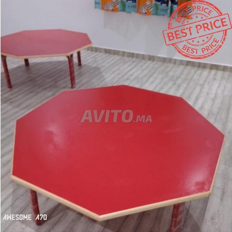 Table octogonale pour maternelle et primaire