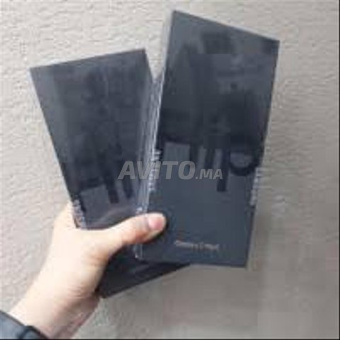  SAMSUNG Z FLIP 4 GOLD 5G 128G / andi ma7al
